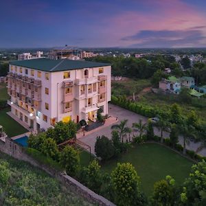 Welcomheritage Mount Valley Resort Ranthambore